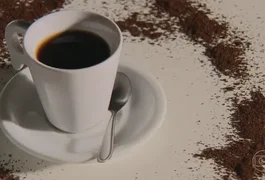 Assaltantes em caminhonete roubam mais de 30 fardos de café no Povoado Taboquinha