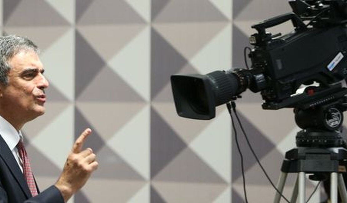 Em carta a senadores da Comissão do Impeachment, Dilma diz que é alvo de farsa