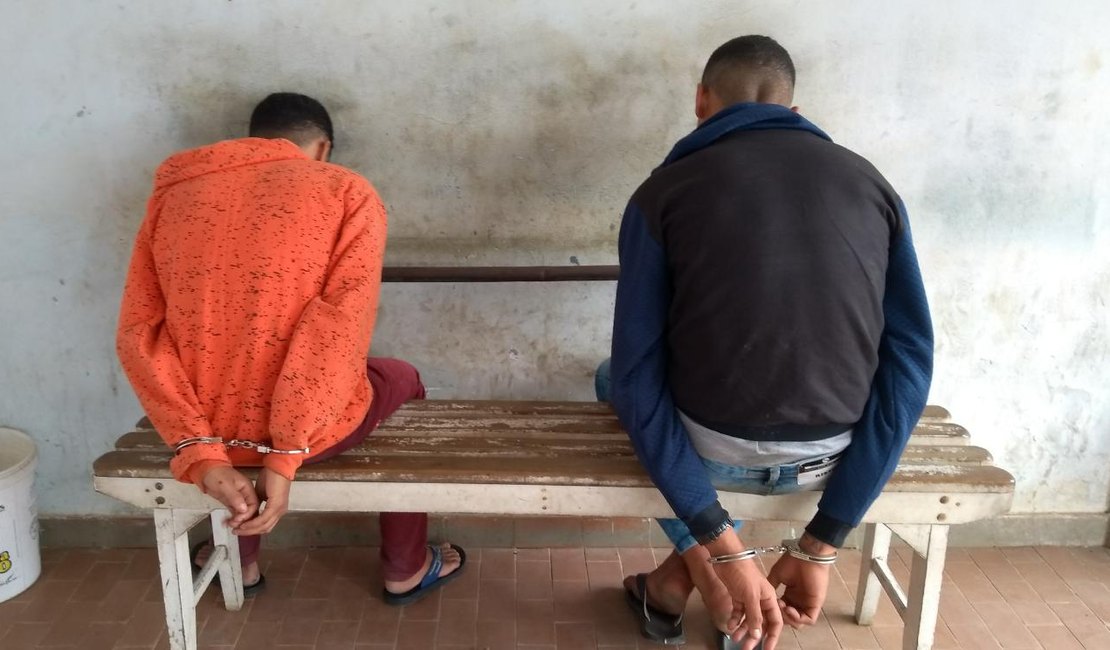 Polícia captura dupla suspeita de assaltos em Arapiraca