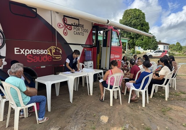 Penedo amplia atendimento na zona rural com internet via satélite nos Expresso Saúde e Expresso Sorriso