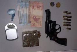 Grupo é autuado em flagrante por porte ilegal de arma e tráfico de drogas em Atalaia