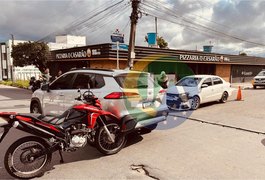 Colisão envolvendo quatro veículos no Baixão deixa dois motociclistas feridos