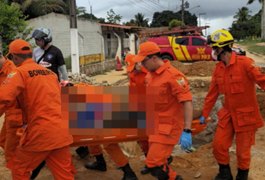 Motociclista tenta passar por trecho em obras e cai dentro de vala no bairro Planalto