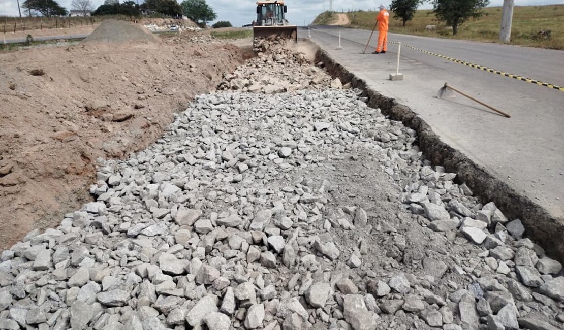 Duplicação da Rodovia AL-220 avança no Sertão alagoano