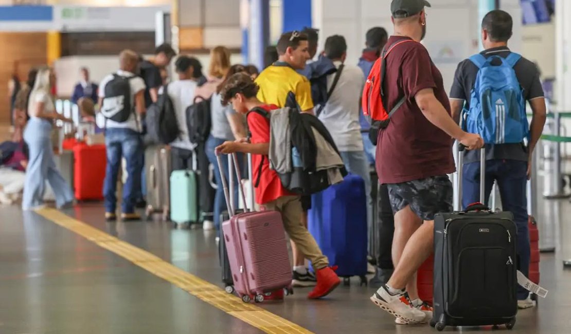 Pilotos e comissários podem entrar em greve a partir de 1º de janeiro