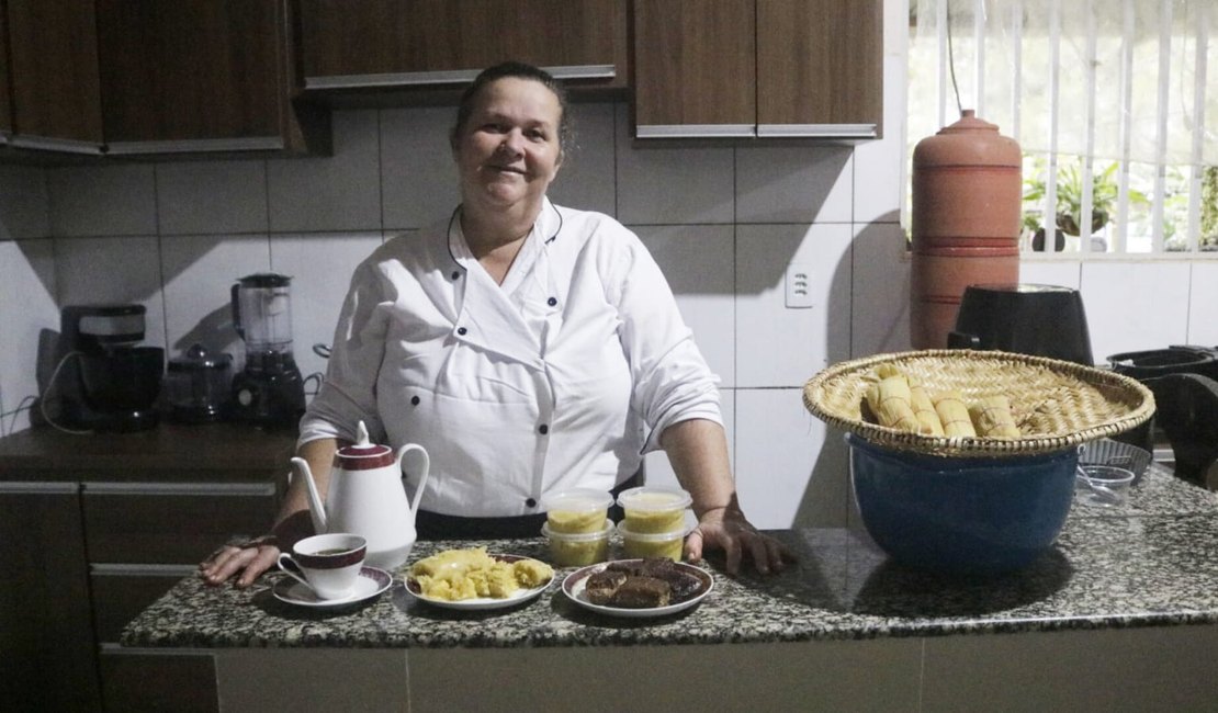 Receita junina passo a passo: Arapiraquense ensina como preparar uma pamonha deliciosa