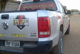 Bandidos invadem casa e roubam R$ 12 mil e objetos em Arapiraca