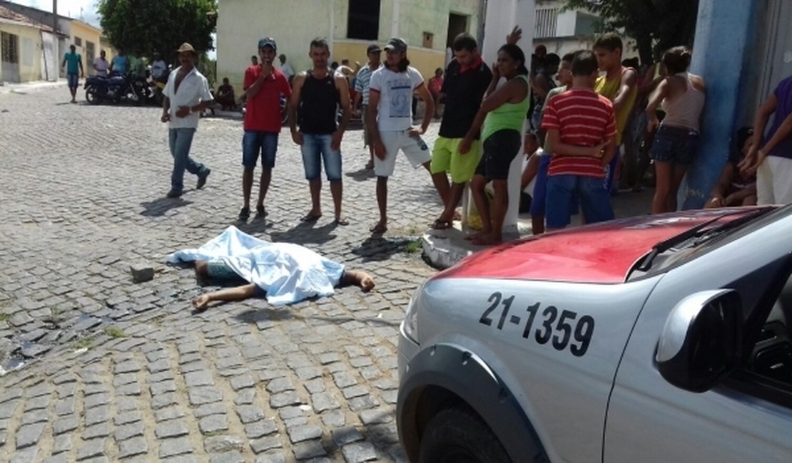 Homem é assassinado a golpes de faca no município de Igaci