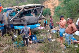 Acidente com ônibus deixa mortos na BR-116, no sudoeste na Bahia