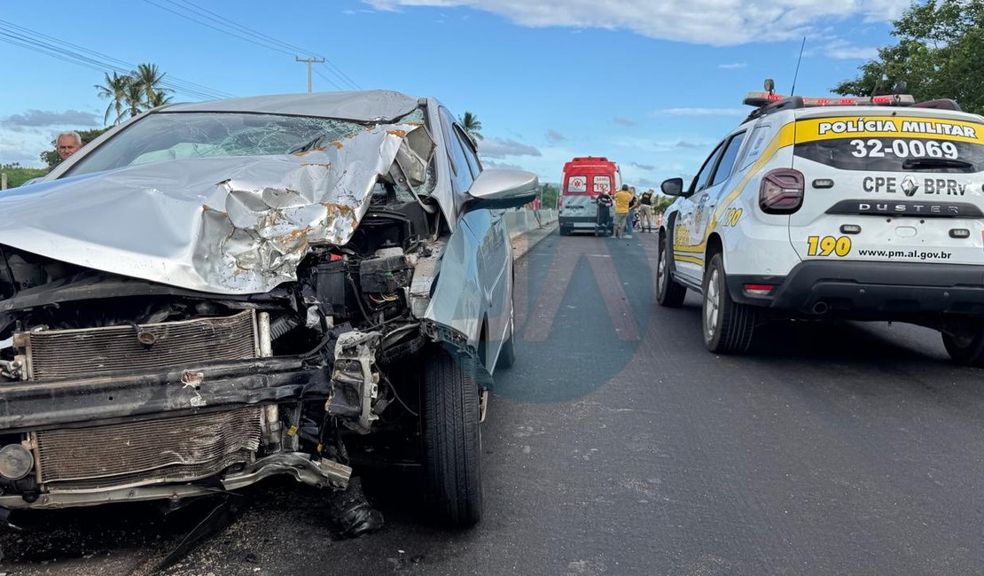 Motociclista colide contra carro frontalmente e morre na AL-110, em São Sebastião