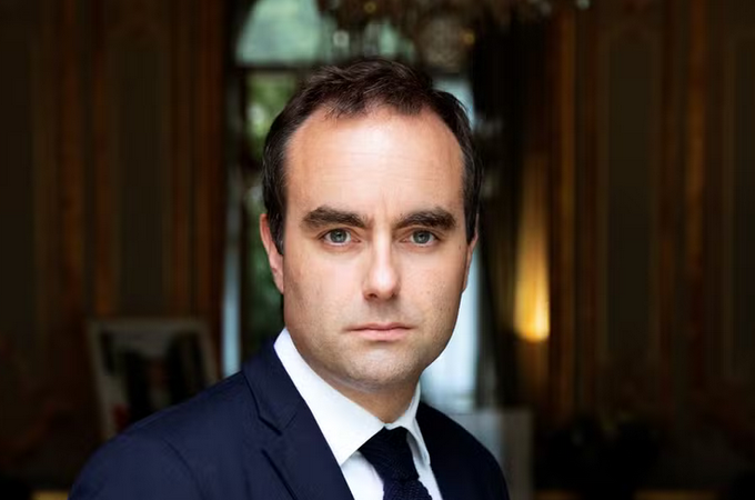 Primeiro-ministro da França, Sébastian Lecornu, renuncia após menos de um mês no cargo