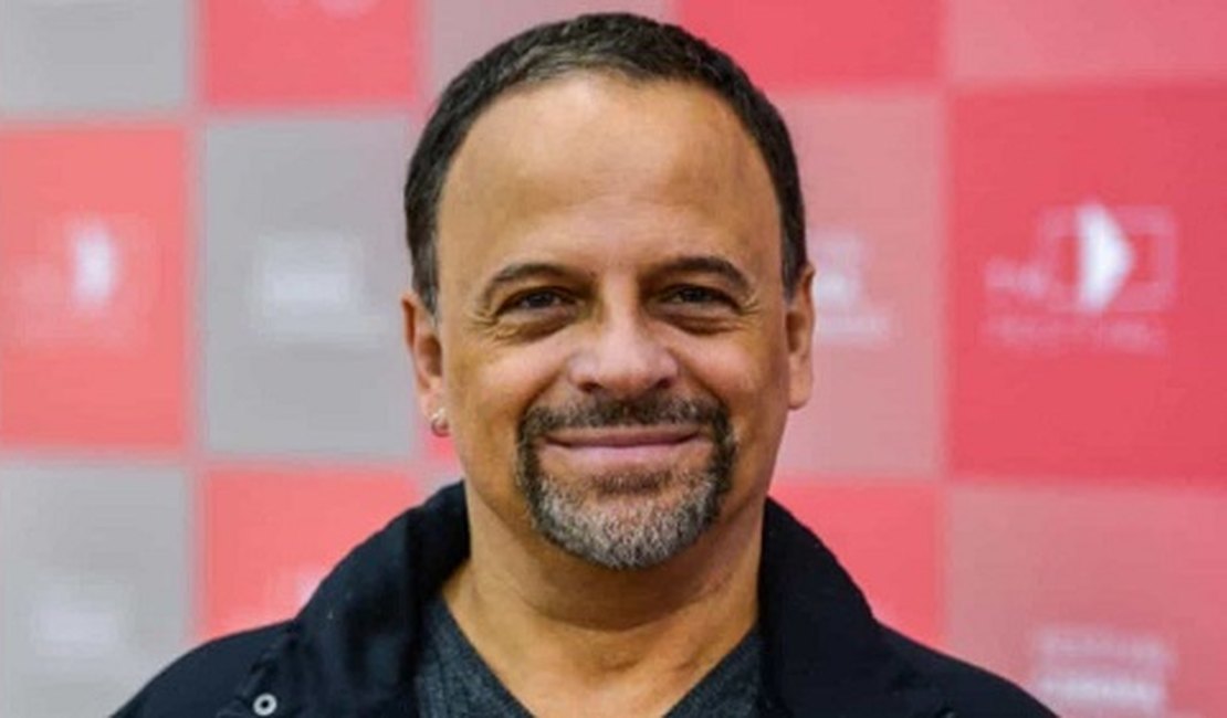 Impedido de exercer profissão por causa da pandemia, ator Marcos Breda vira astrólogo