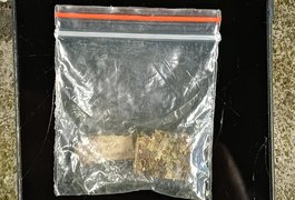 Homem é flagrado com maconha em praça de Arapiraca