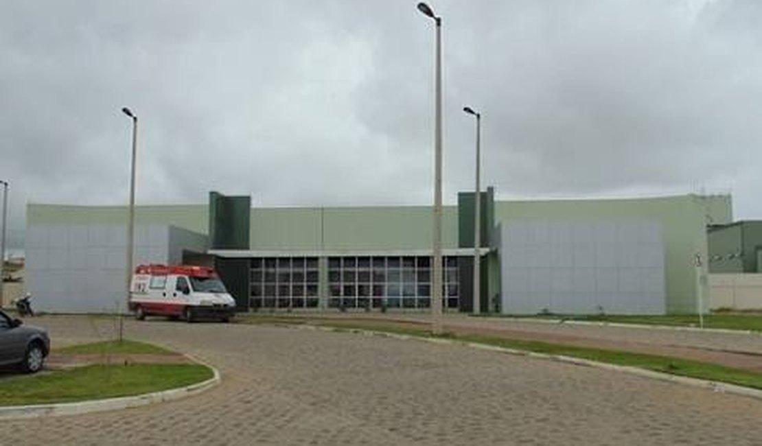 Taxista é baleado e tem carro roubado em Arapiraca