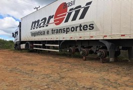 Caminhoneiro é amarrado dentro de cabine e tem pneus de carreta roubados em Arapiraca