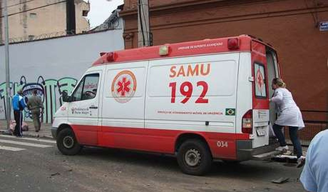 Ambulância do SAMU é roubada durante atendimento no RS