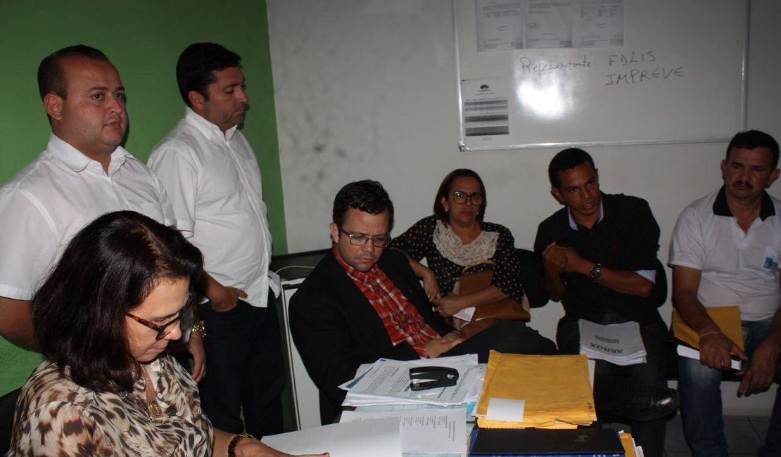 Marchantes da FrigoVale pedem apoio dos vereadores para que a empresa cumpra acordos