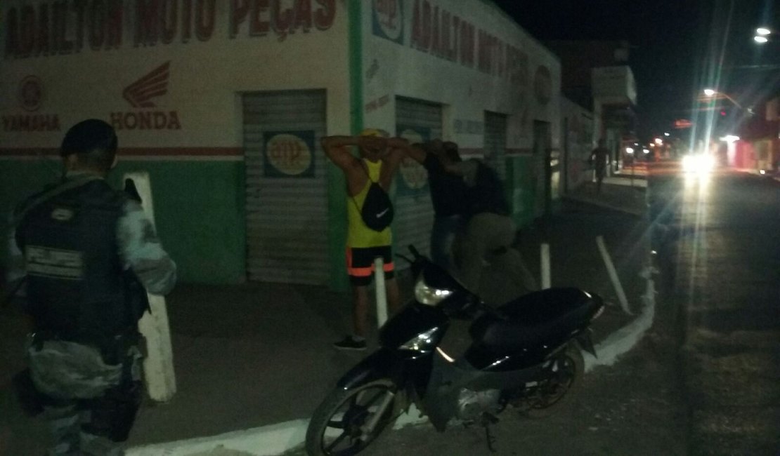 Dupla é detida suspeita de praticar assaltos em Teotônio Vilela