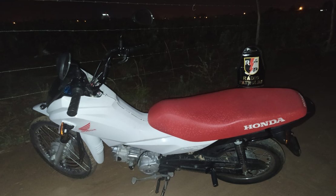 Motocicleta roubada é encontrada em estrada vicinal de Arapiraca