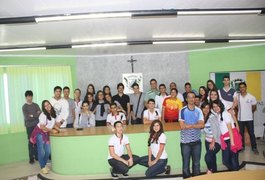 Alunos da Escola Santa Isabel conhecem funcionamento da Câmara Municipal de Arapiraca