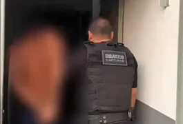 Polícia Civil captura jovem acusado de violência contra mulher e irmã em Maceió