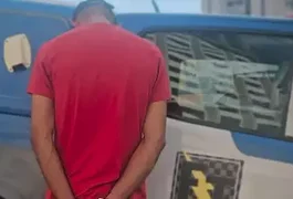 Homem preso em Goiás fingiu ser PM com o objetivo de almoçar de graça e conquistar mulheres