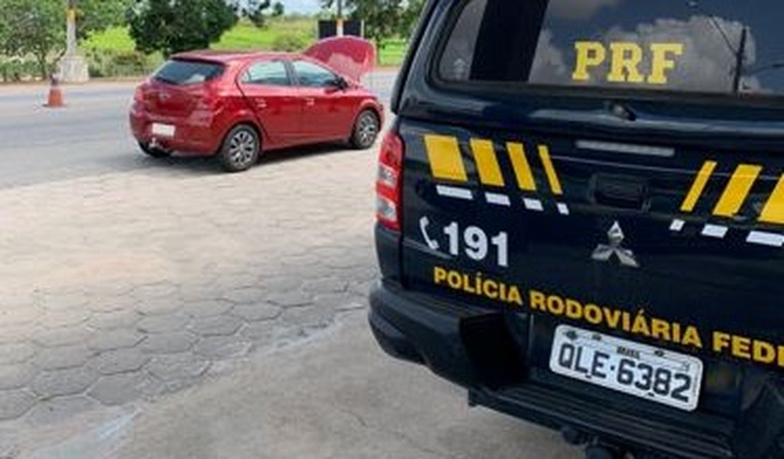 PRF em Alagoas recupera três veículos com queixa de roubo em cidades do interior