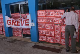 Em assembleia, bancários decidem se entram em greve nesta quarta (30)