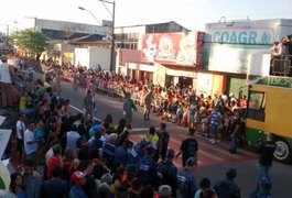 Desfile cívico encerra comemoração de 92 anos de Arapiraca