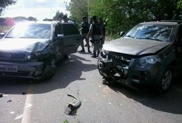 Contramão de motorista causa acidente na AL-110 em Arapiraca