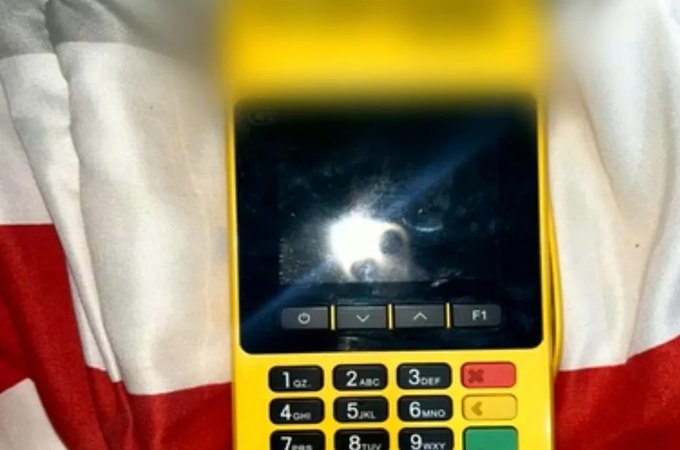 Italianas são enganadas em praia e pagam R$ 3 mil por maço de cigarros