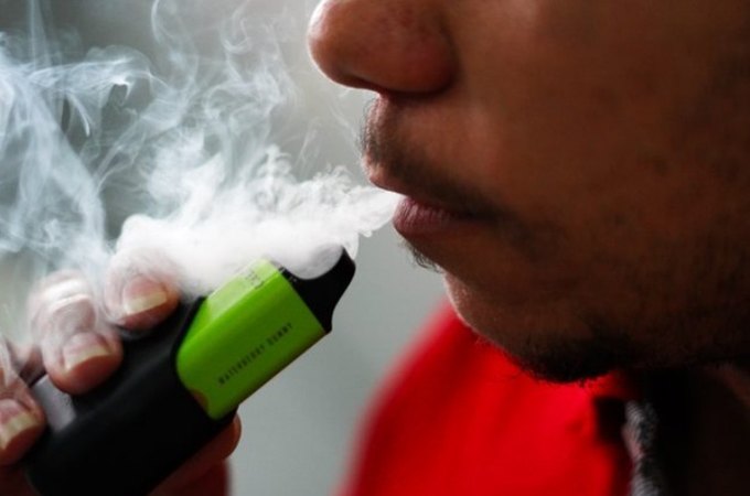 Número de fumantes de cigarros eletrônicos em escolas aumenta 14% no estado de AL
