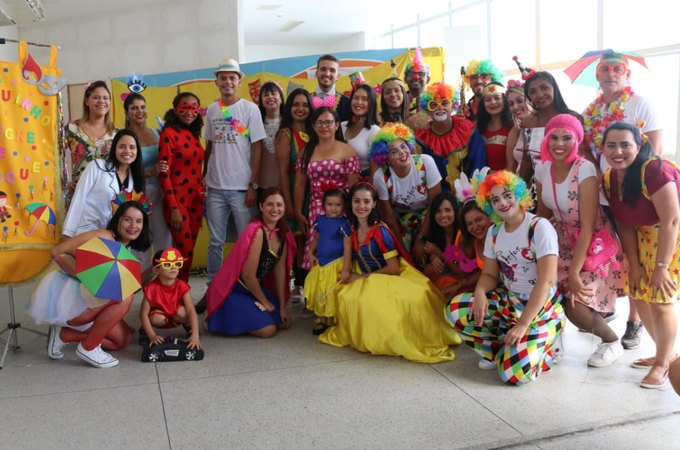 Bloco da Humanização leva a alegria do Carnaval aos pacientes do Hospital de Emergência do Agreste