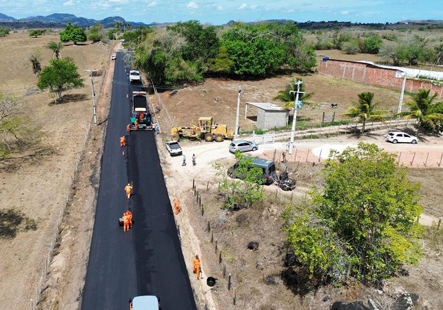 Governo de Alagoas investe na restauração da rodovia AL-115