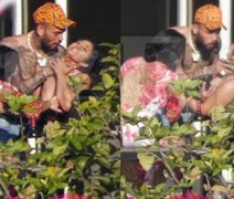 Paparazzi flagra Chris Brown 'enforcando' uma mulher