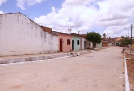 Prefeitura entrega ruas pavimentadas no bairro Primavera