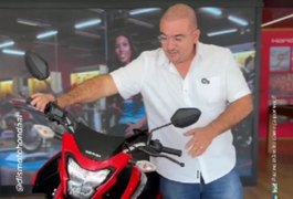 Bingo beneficente em Junqueiro sorteará moto zero km doada por Leandro Silva e André Silva