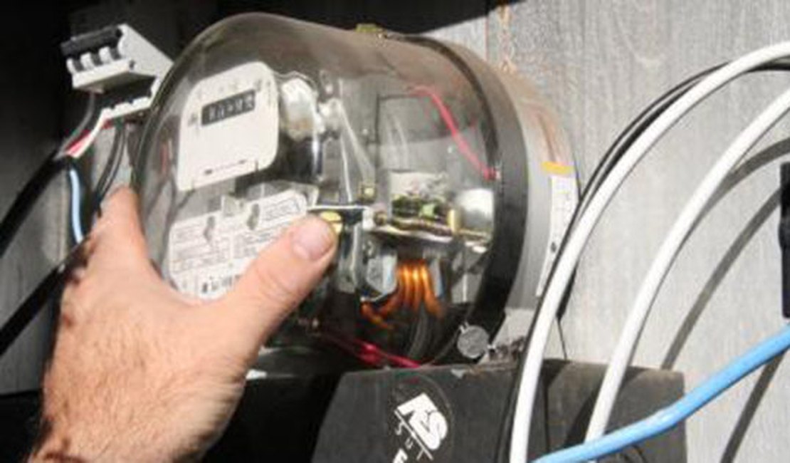 3° BPM e Equatorial flagram furto de energia elétrica em casas no Residencial Agreste