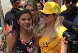 Marília Mendonça aparece de surpresa e faz show gratuito hoje em Maceió