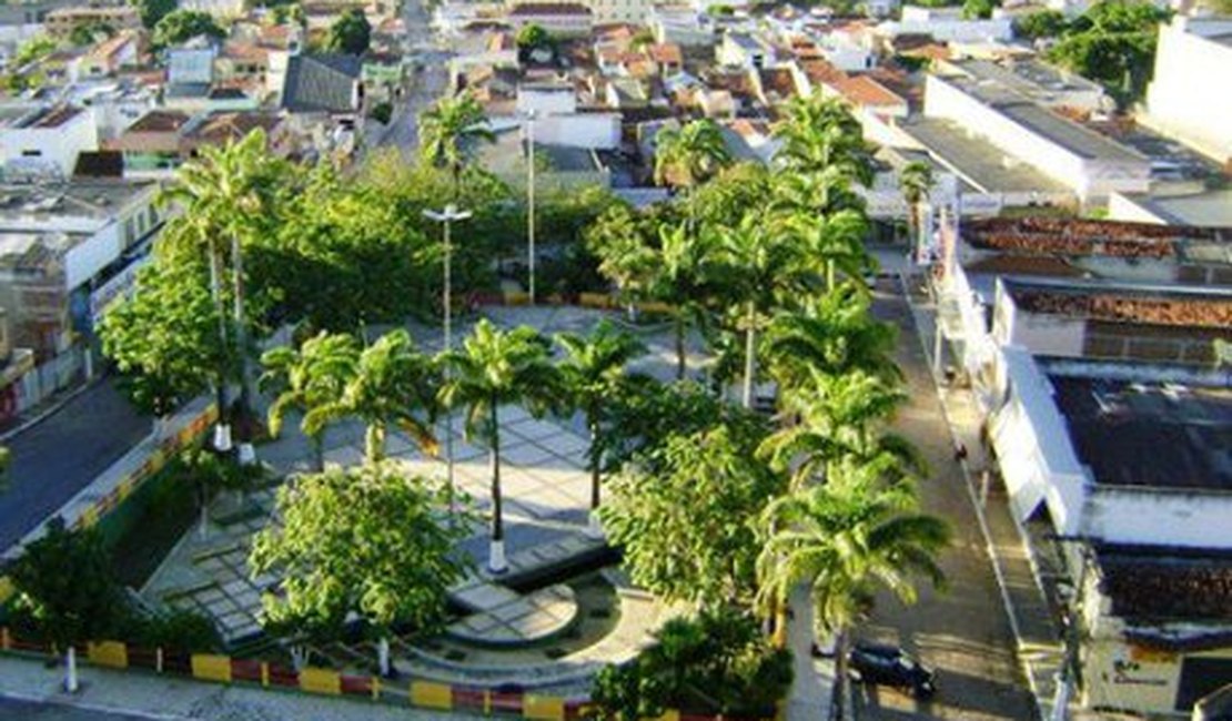 Homem rouba residência e espanca idosa em Palmeira dos Índios