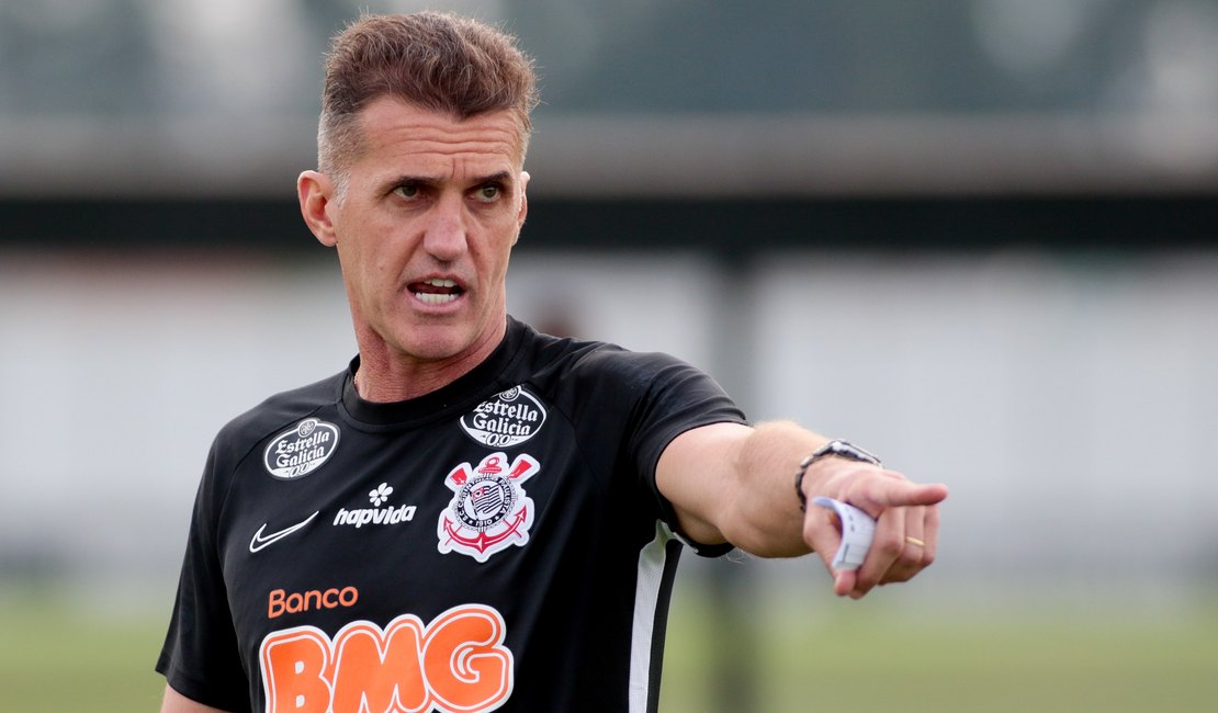Vagner Mancini lamenta eliminação, mas avisa: 'A grandeza do Corinthians vai voltar'