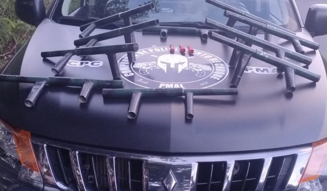 Operação Desarme: Polícia Militar apreende armas artesanais e munições em área de mata no Pontal da Barra