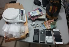 PM prende foragido da justiça baiana traficando drogas em Delmiro Gouveia