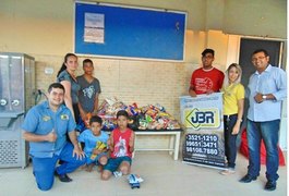 Autoescola de Arapiraca realiza entrega de alimentos no Lar São Domingos