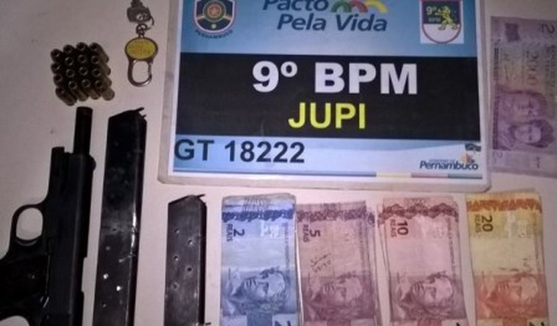 Alagoanos são feitos reféns durante assalto, mas reagem e agridem criminoso a pauladas