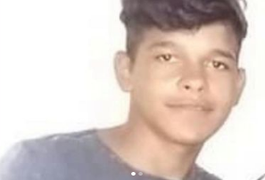 Jovem é assassinado a tiros na porta de casa em Delmiro Gouveia