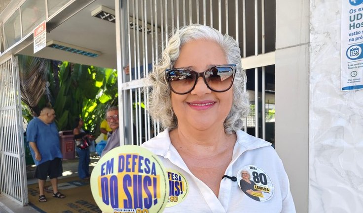 Lenilda Luna defende SUS 100% público e gratuito durante panfletagem no Hospital Universitário