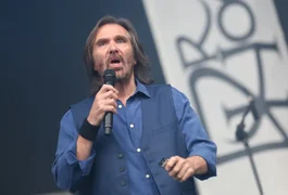 Morre Dennis Locorriere, fundador da banda Dr. Hook, aos 76 anos