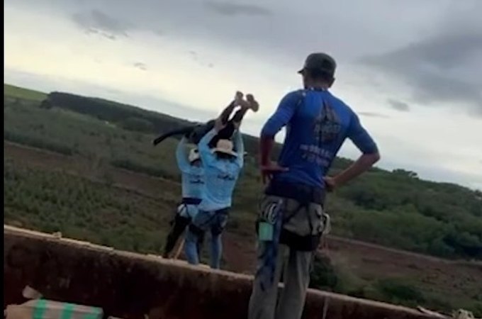 Jovem de 21 anos morre﻿ após ser jogada sem cordas em salto de rope jump