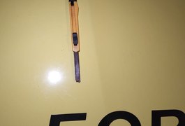 Mulher é flagrada portando estilete durante abordagem policial em Arapiraca